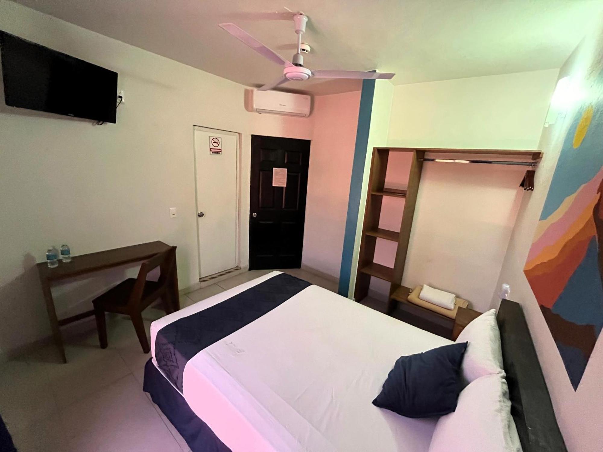 Hotel Juarez 70 Colima Exterior photo